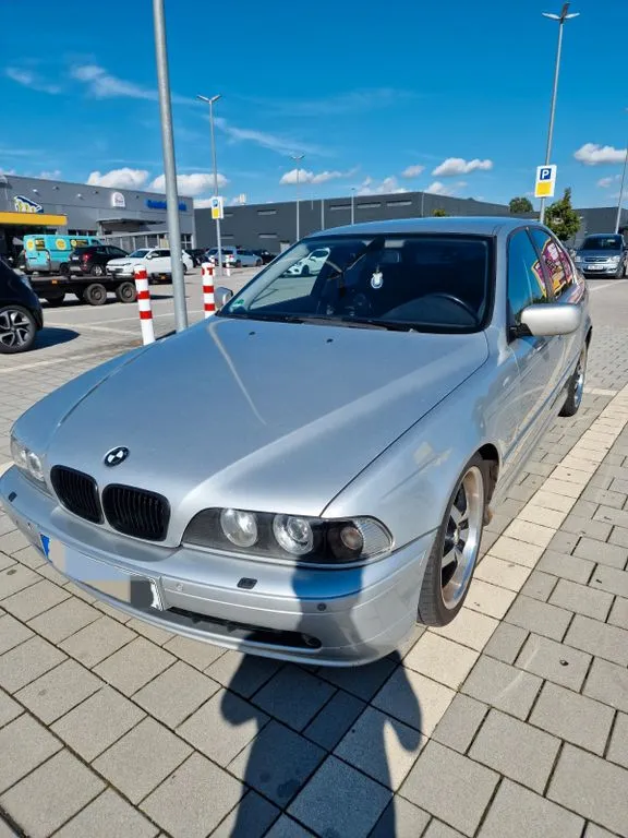 BMW 525