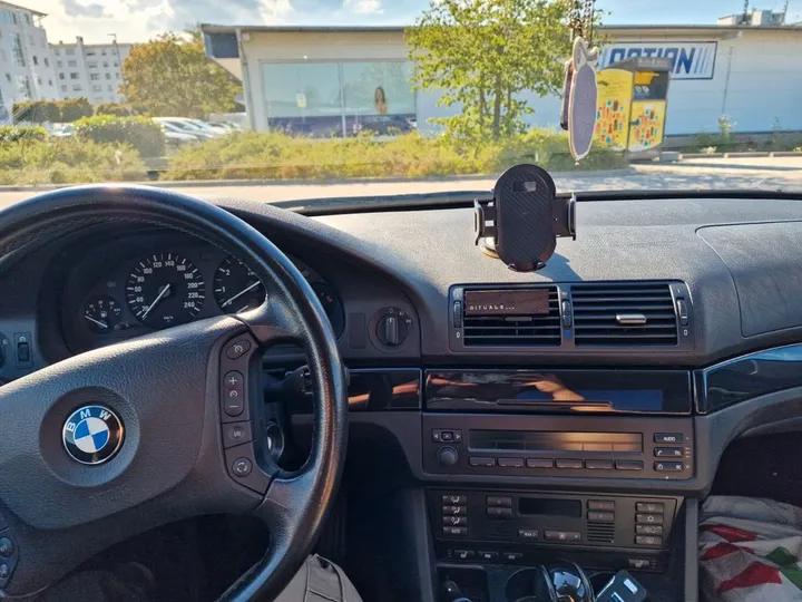 BMW 525