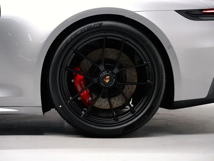 Porsche 992