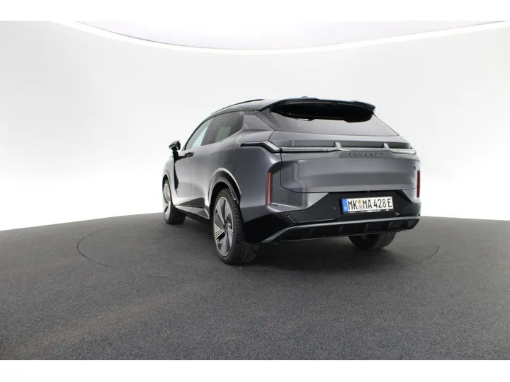 Lynk&Co 08