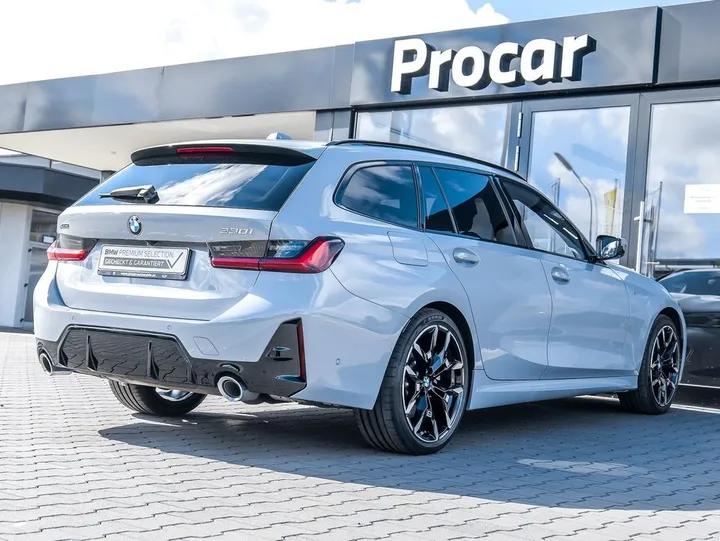 BMW 330