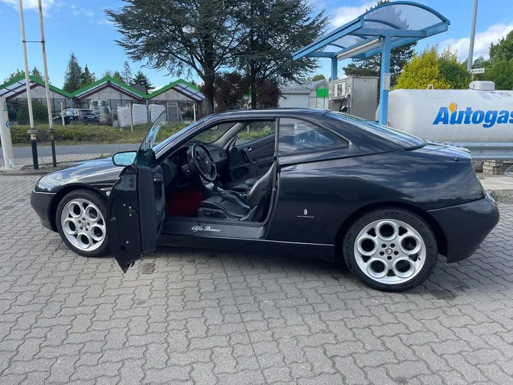 Alfa Romeo GTV