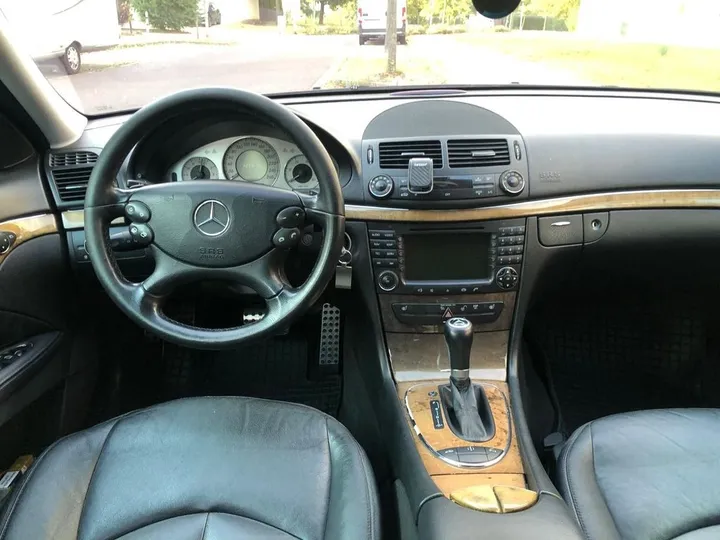 Mercedes-Benz E 220