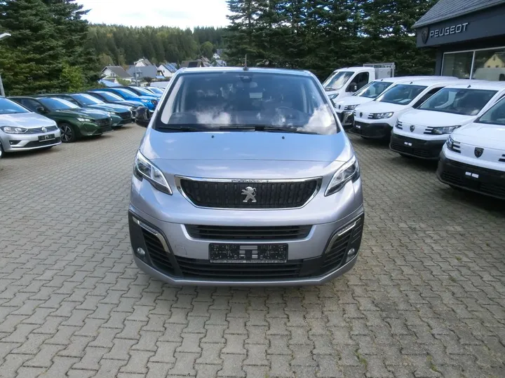 Peugeot Traveller