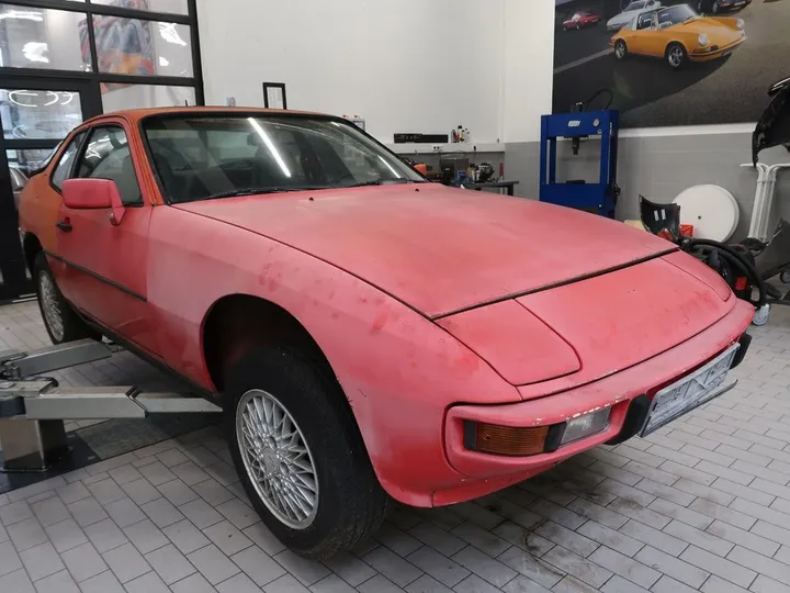 Porsche 944