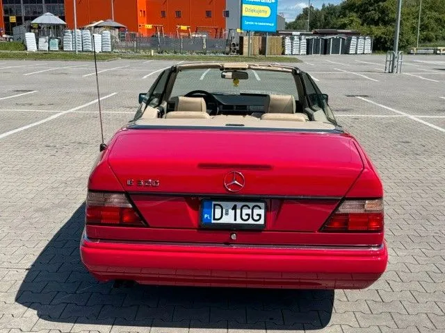 Mercedes-Benz E 320