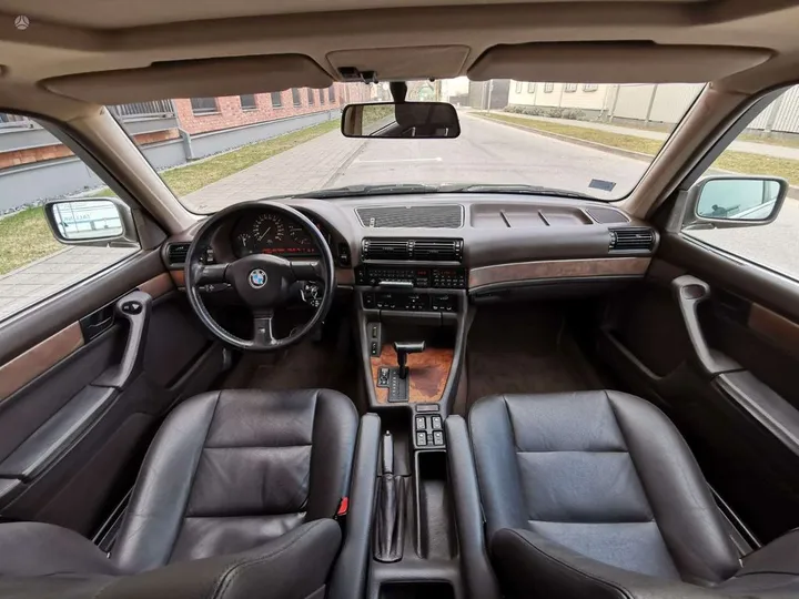 BMW 750