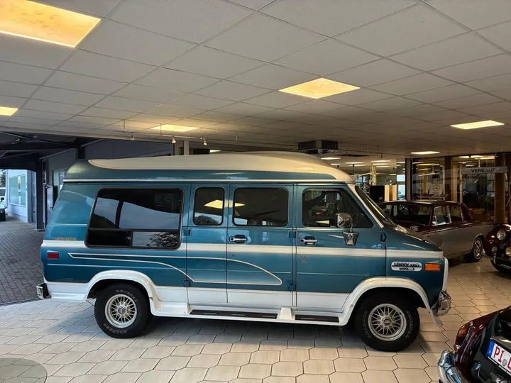 Chevrolet Chevy Van
