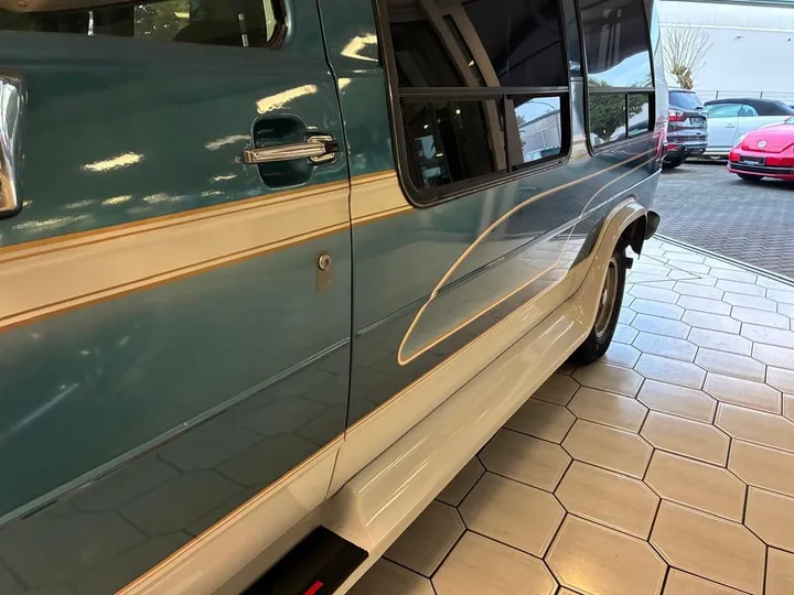 Chevrolet Chevy Van