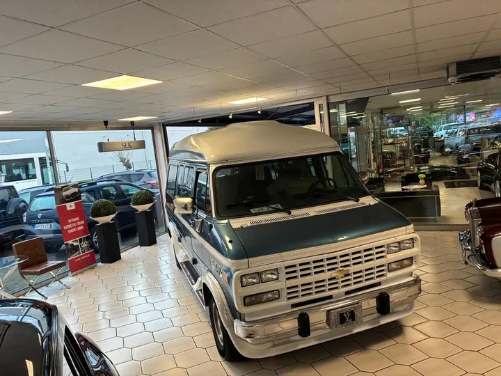 Chevrolet Chevy Van