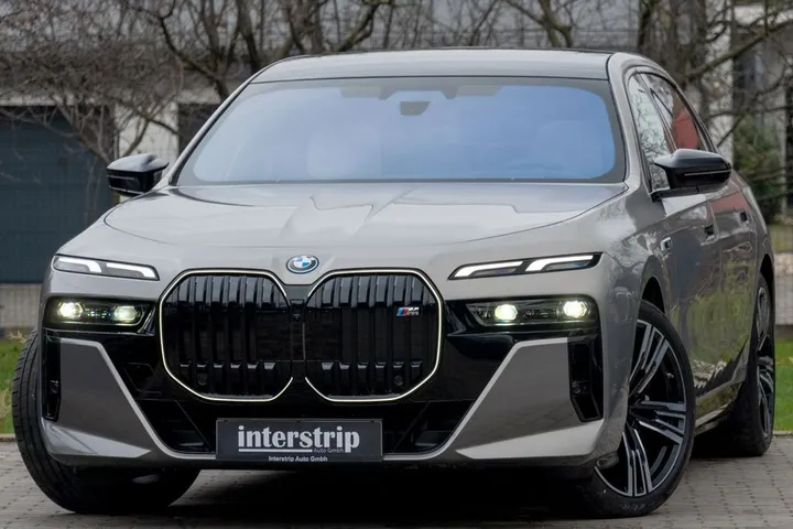 BMW M760
