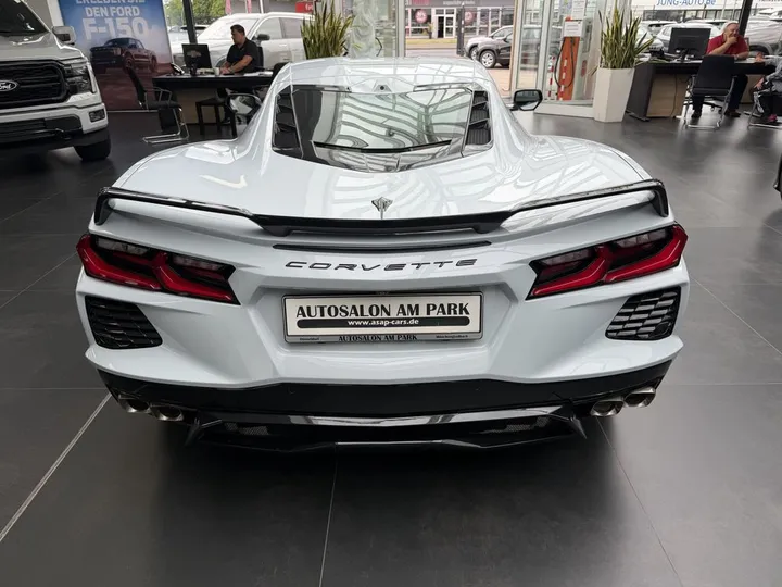 Corvette C8