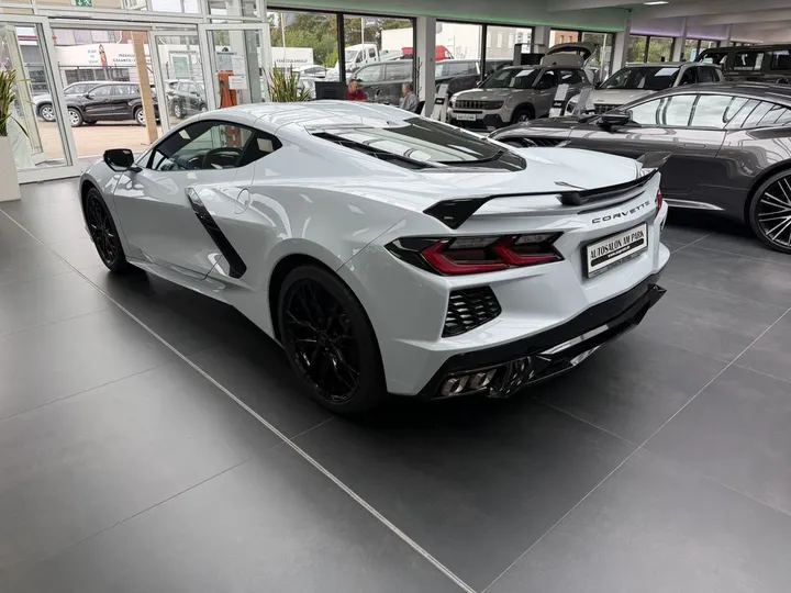 Corvette C8