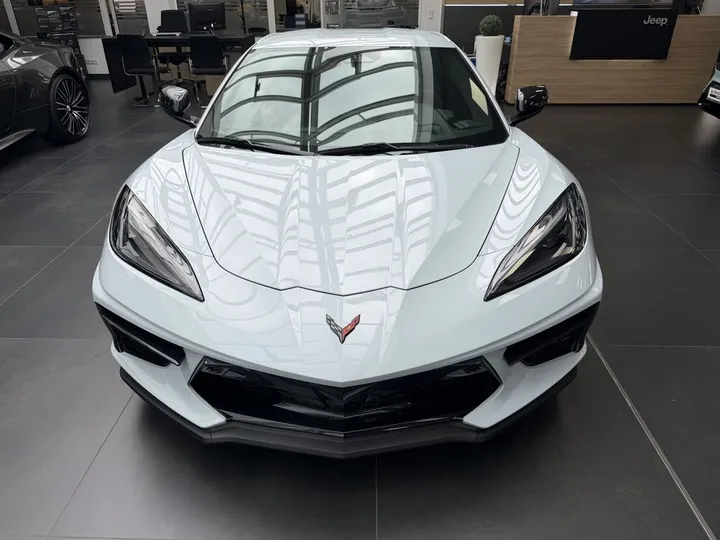 Corvette C8