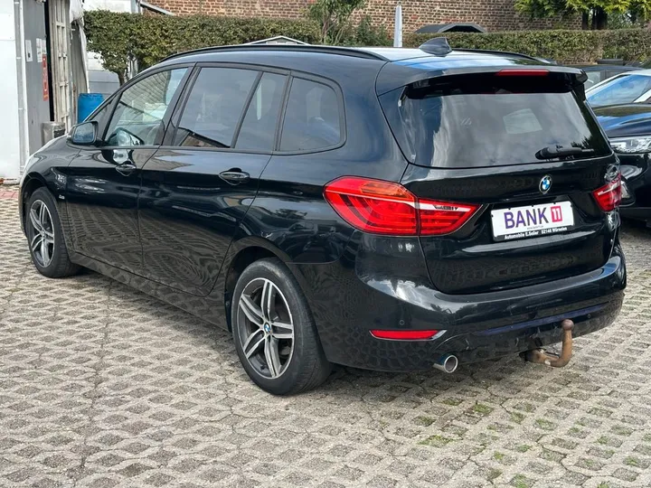 BMW 216