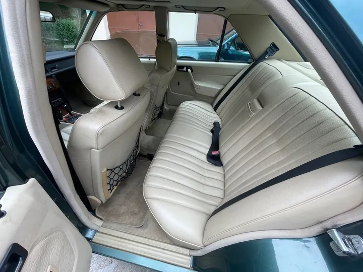 Mercedes-Benz 190
