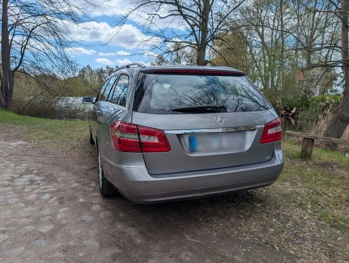 Mercedes-Benz E 220