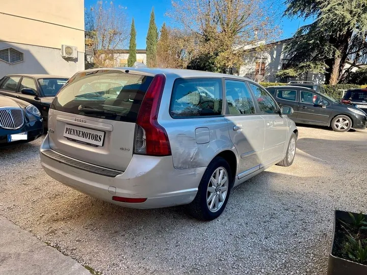 Volvo V50