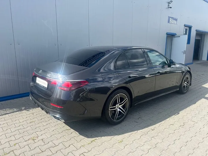 Mercedes-Benz E 200