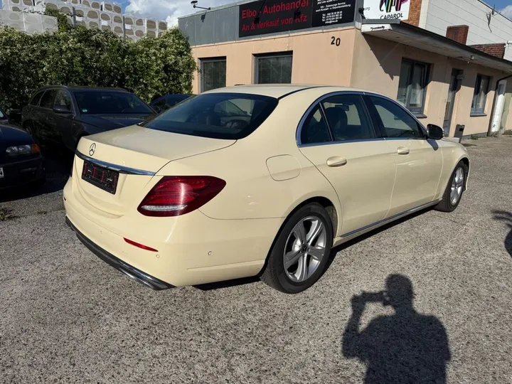 Mercedes-Benz E 200