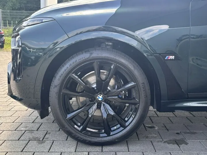 BMW X7 M60