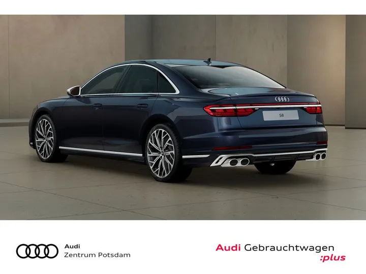 Audi S8