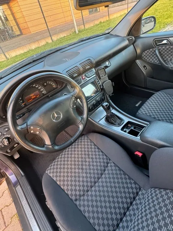 Mercedes-Benz C 200