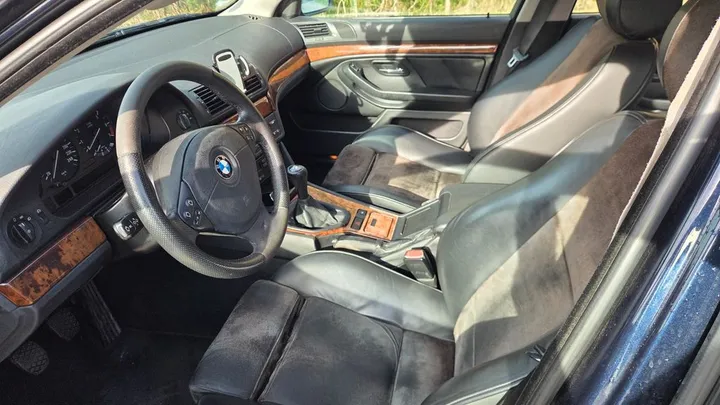 BMW 528