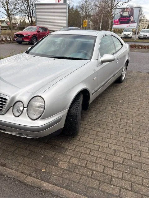 Mercedes-Benz CLK 230