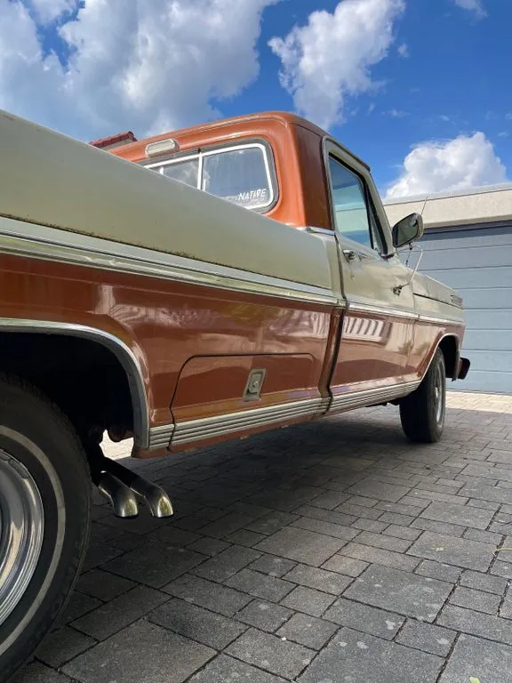 Ford F 100