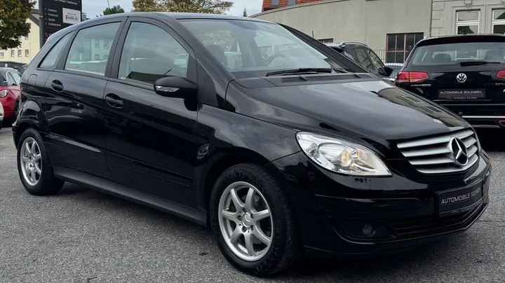 Mercedes-Benz B 200