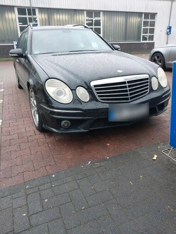 Mercedes-Benz E 320