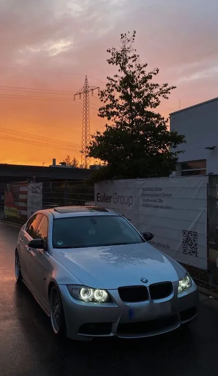 BMW 330
