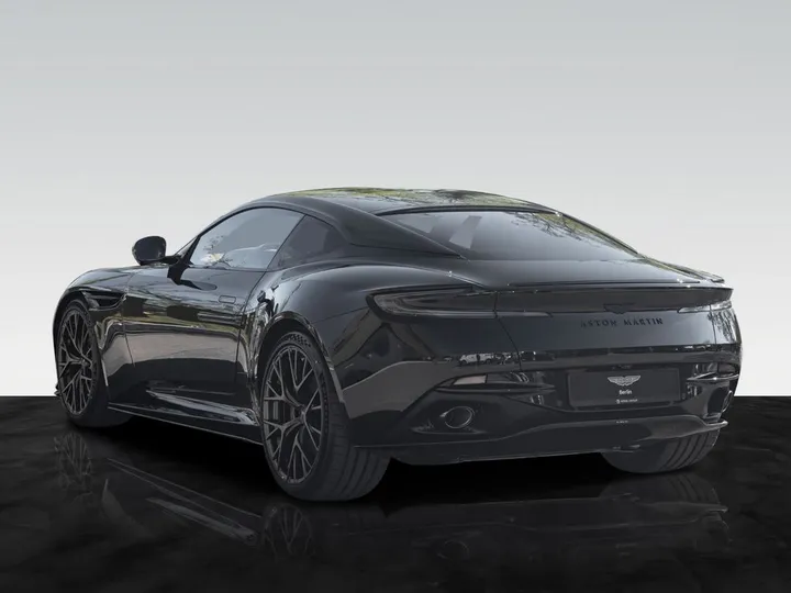 Aston Martin DB12