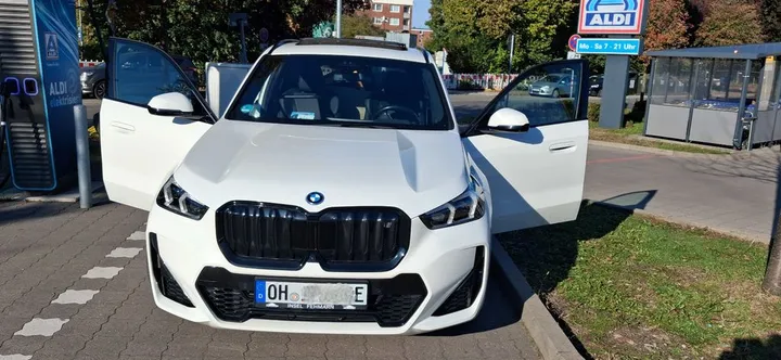 BMW iX1