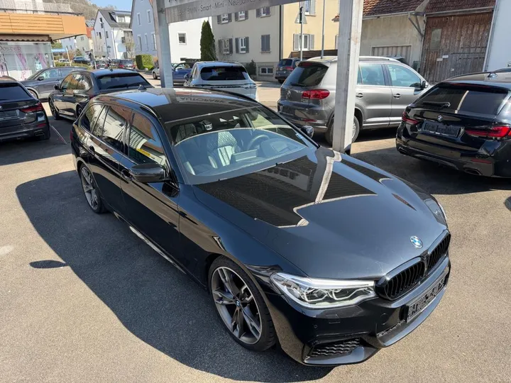 BMW M550