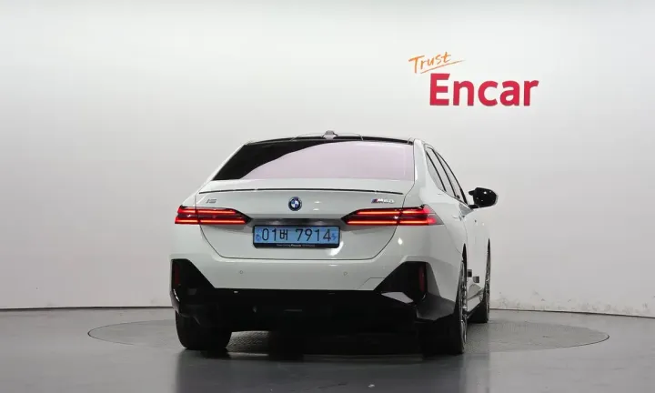 BMW i5