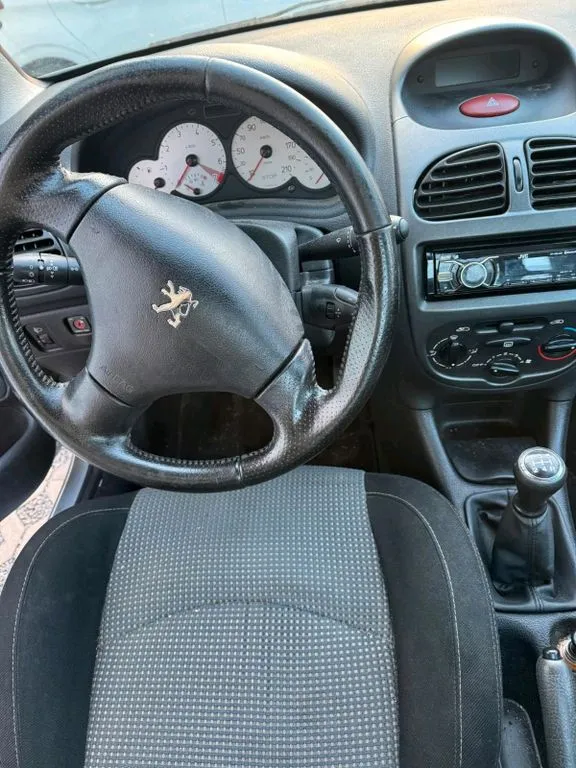 Peugeot 206