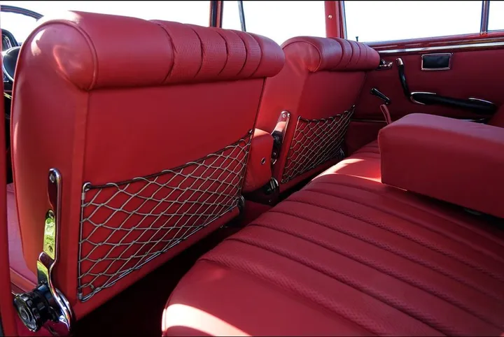 Mercedes-Benz 300