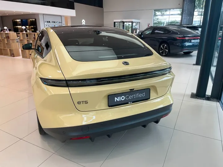 NIO ET5