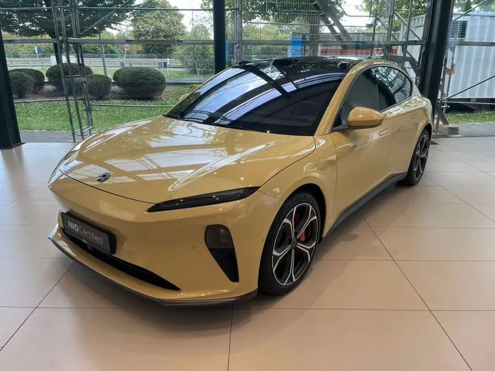 NIO ET5