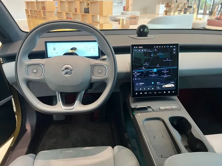 NIO ET5