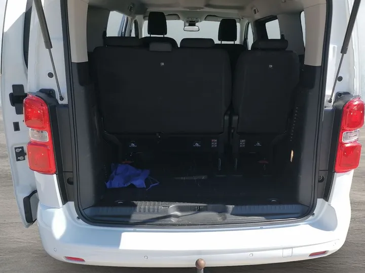 Peugeot Traveller