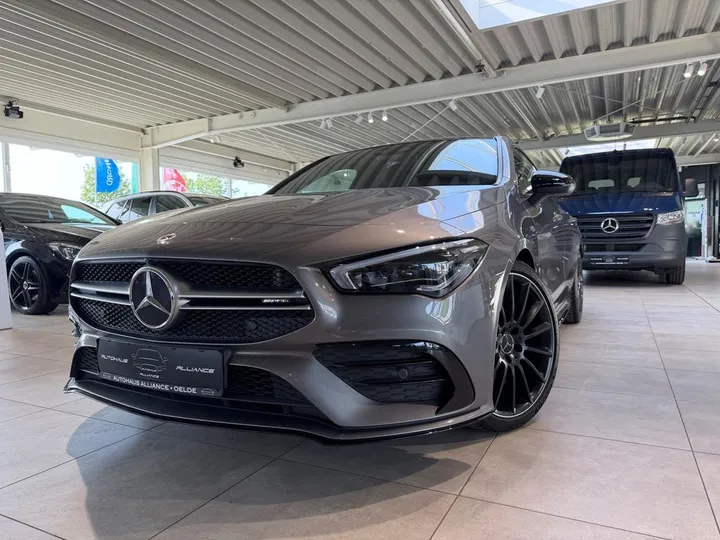 Mercedes-Benz CLA 35 AMG Shooting Brake