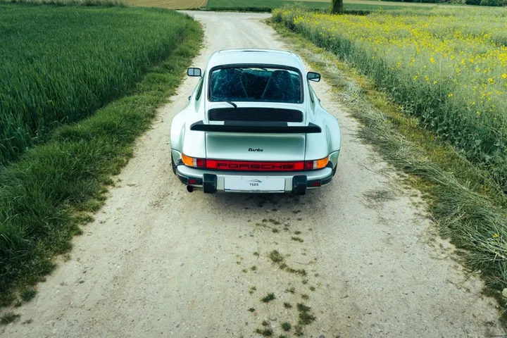 Porsche 930