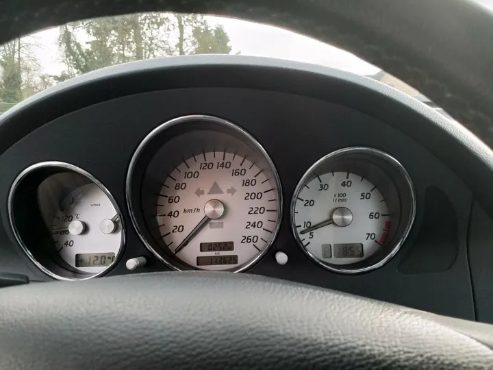 Mercedes-Benz SLK 230