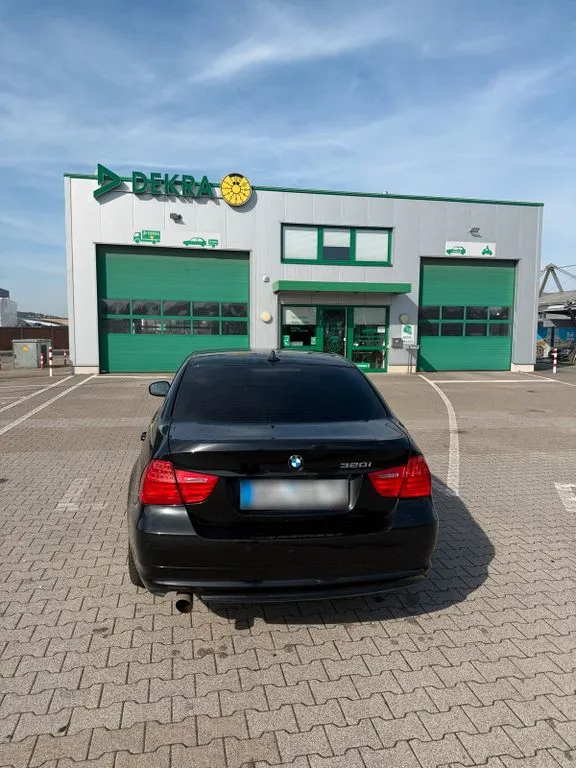 BMW 320