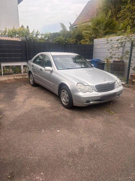 Mercedes-Benz C 180