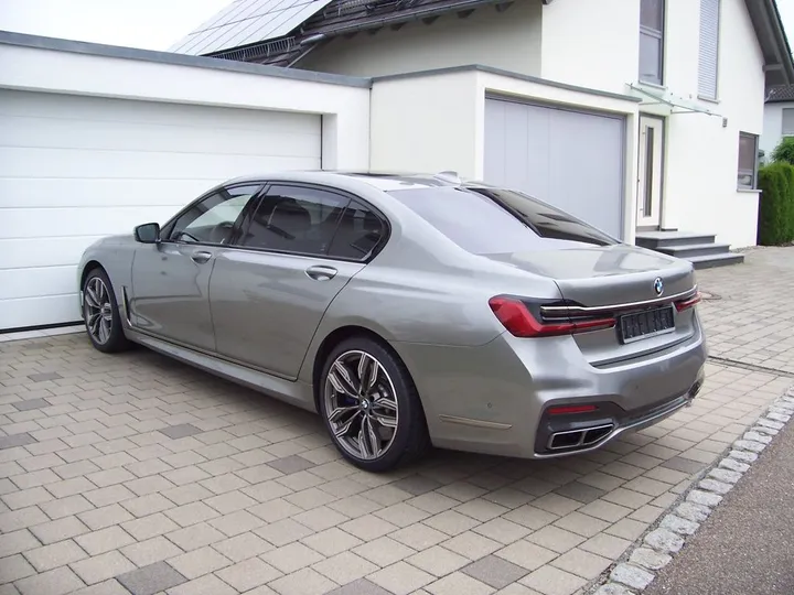BMW M760