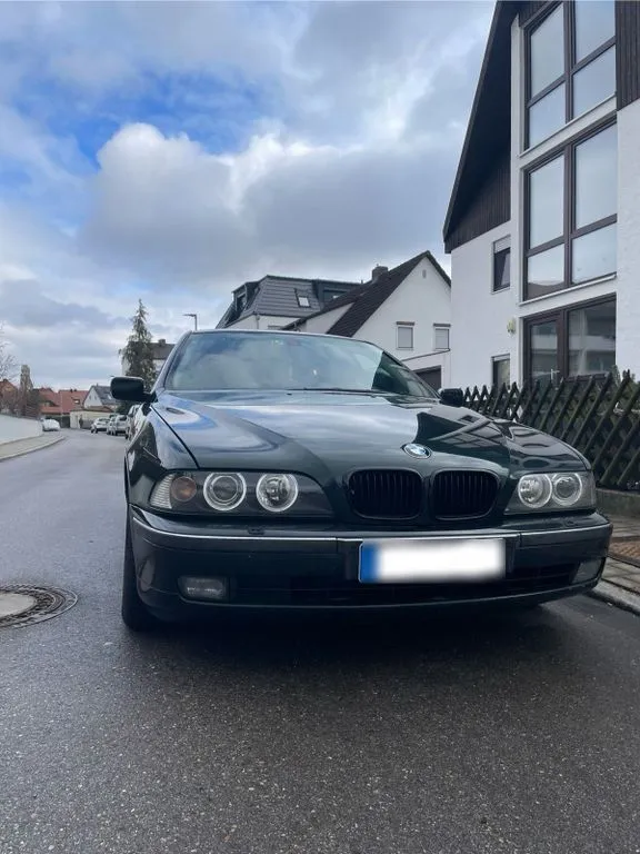 BMW 523